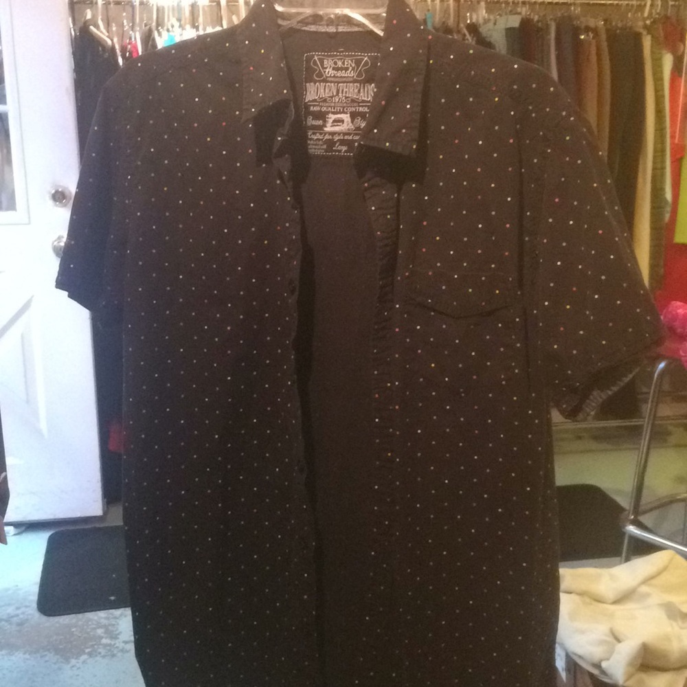 Broken threads men’s button up